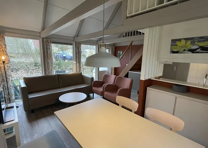 Bungalowpark - Alpha 77 *