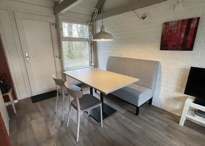 Bungalowpark - Alpha 77 *